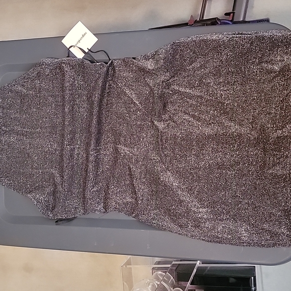 Superdown Backless Bodycon Shimmer Dress - Picture 4 of 5